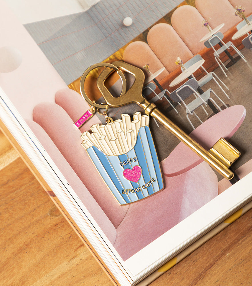 all-the-ways-to-say-fries-before-guys-schl-sselanh-nger-emaille image 2