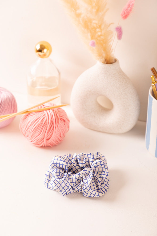 all-the-ways-to-say-happy-cat-scrunchies-duo-katzen-pink image 4