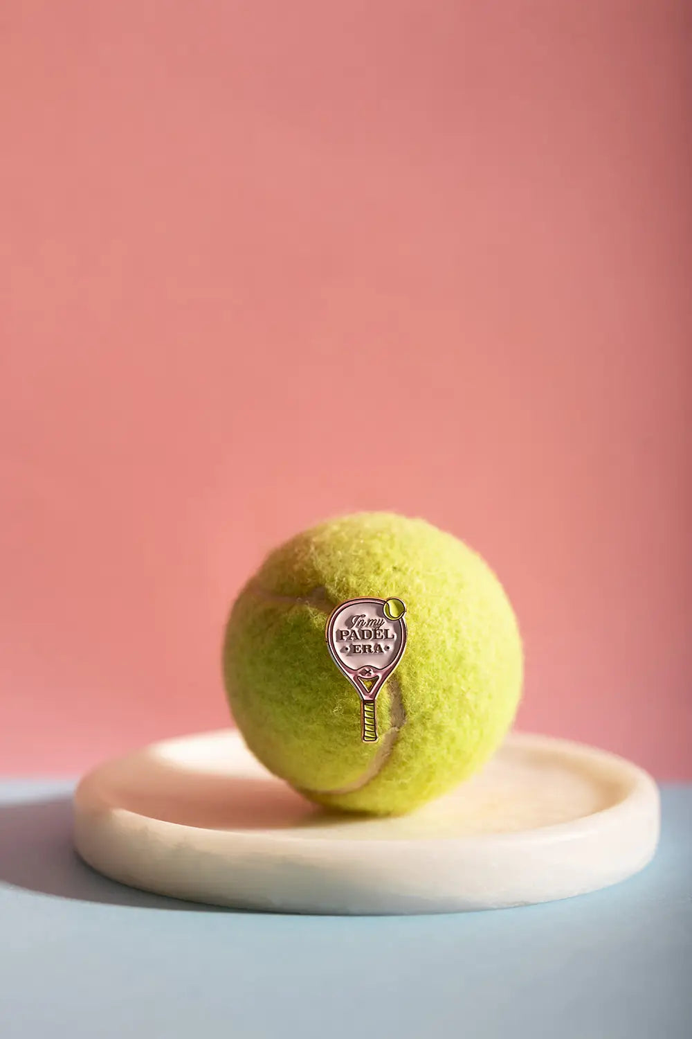 all-the-ways-to-say-padel-era-pin-emaille-gold-17x31-mm image 4