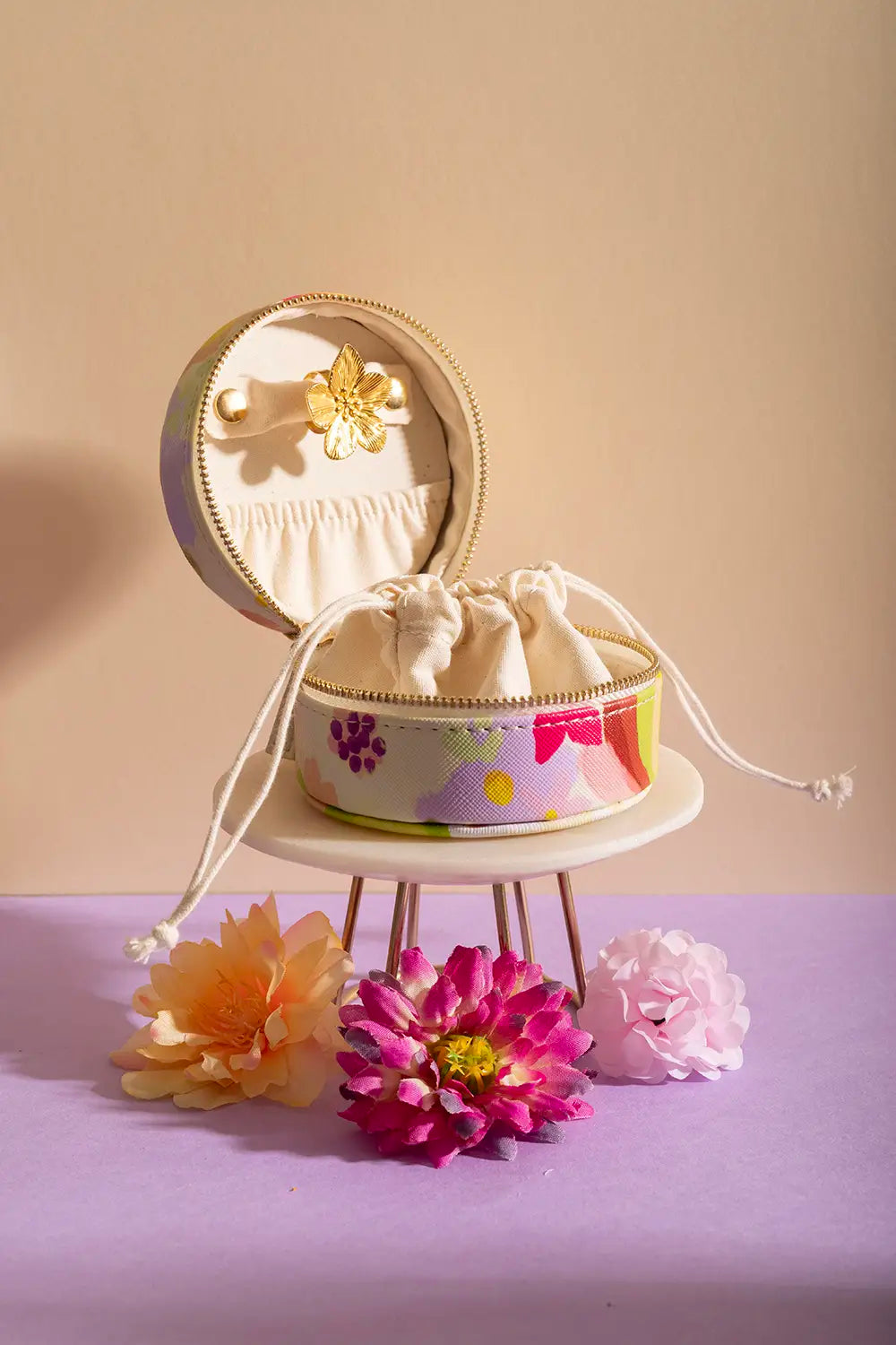 all-the-ways-to-say-spring-sweets-schmuckkasten-rund-floral-reise image 2