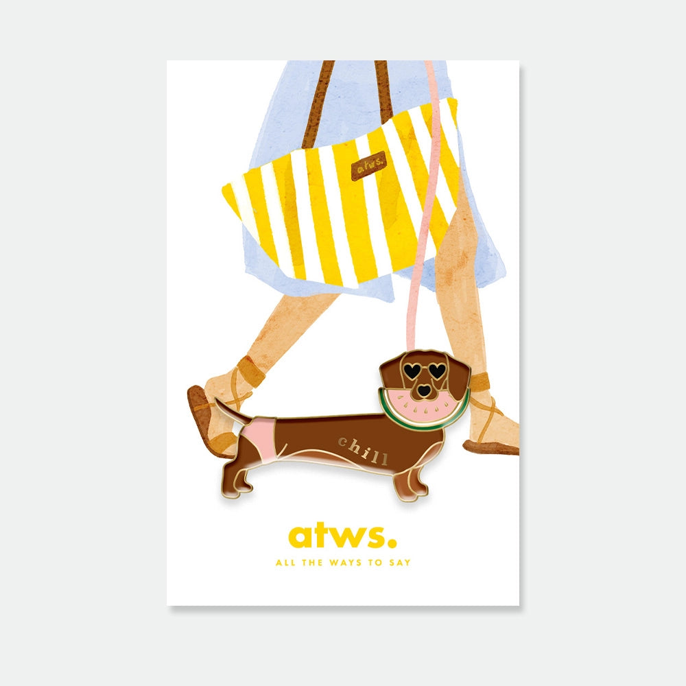 all-the-ways-to-say-pins-chill-doggy-emaille-pin-24x40-mm-gold image 1