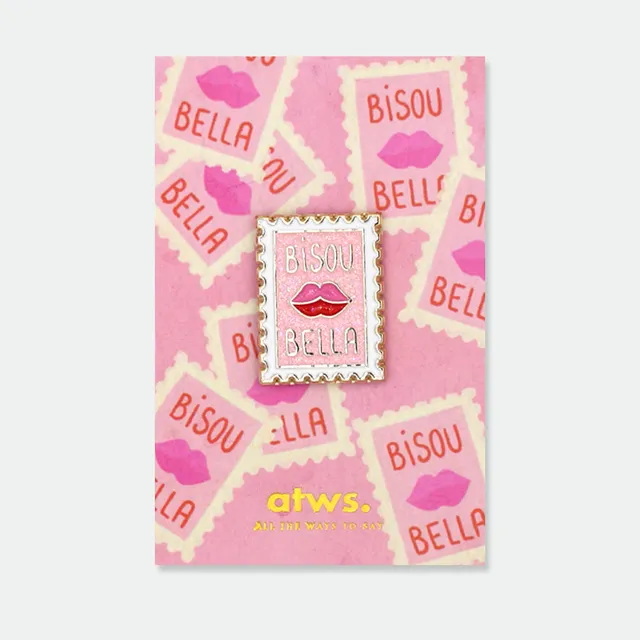 all-the-ways-to-say-bisou-bella-pin-emaille-kussmund-19mm image 1