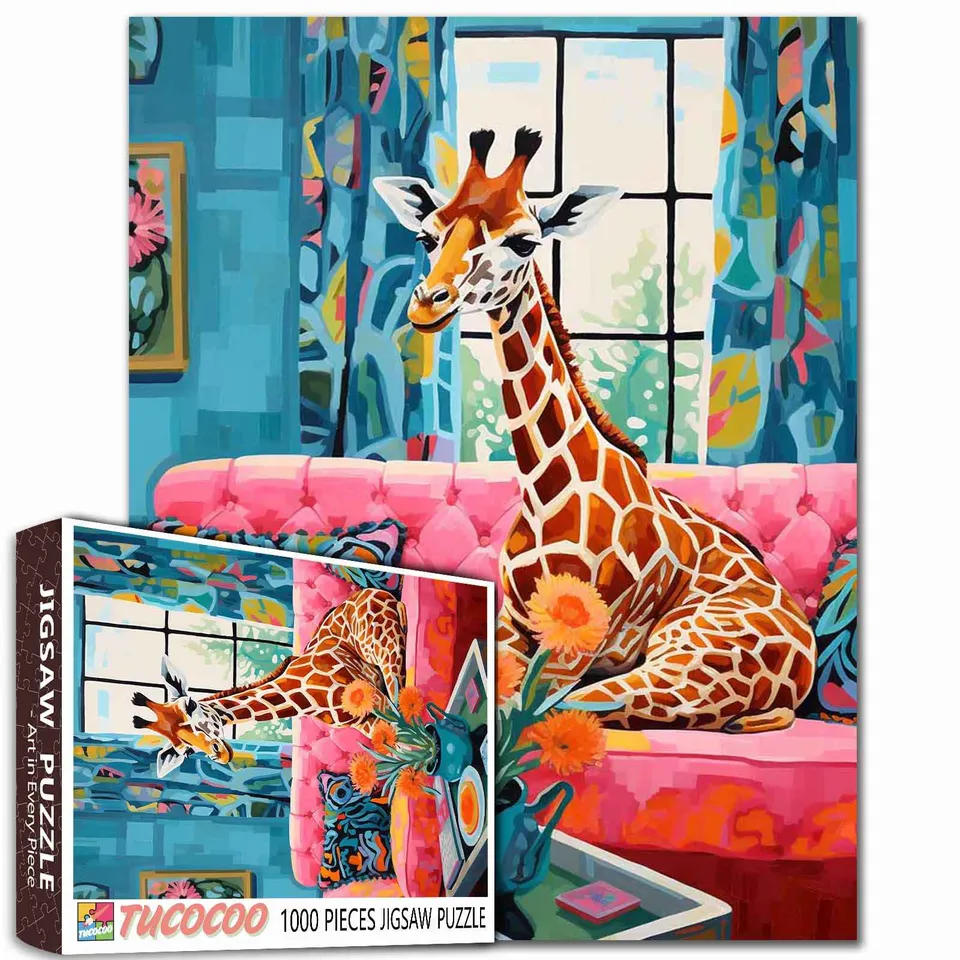 tucocoo-colorful-giraffe-in-cozy-living-room-puzzle-1000-teile image 1