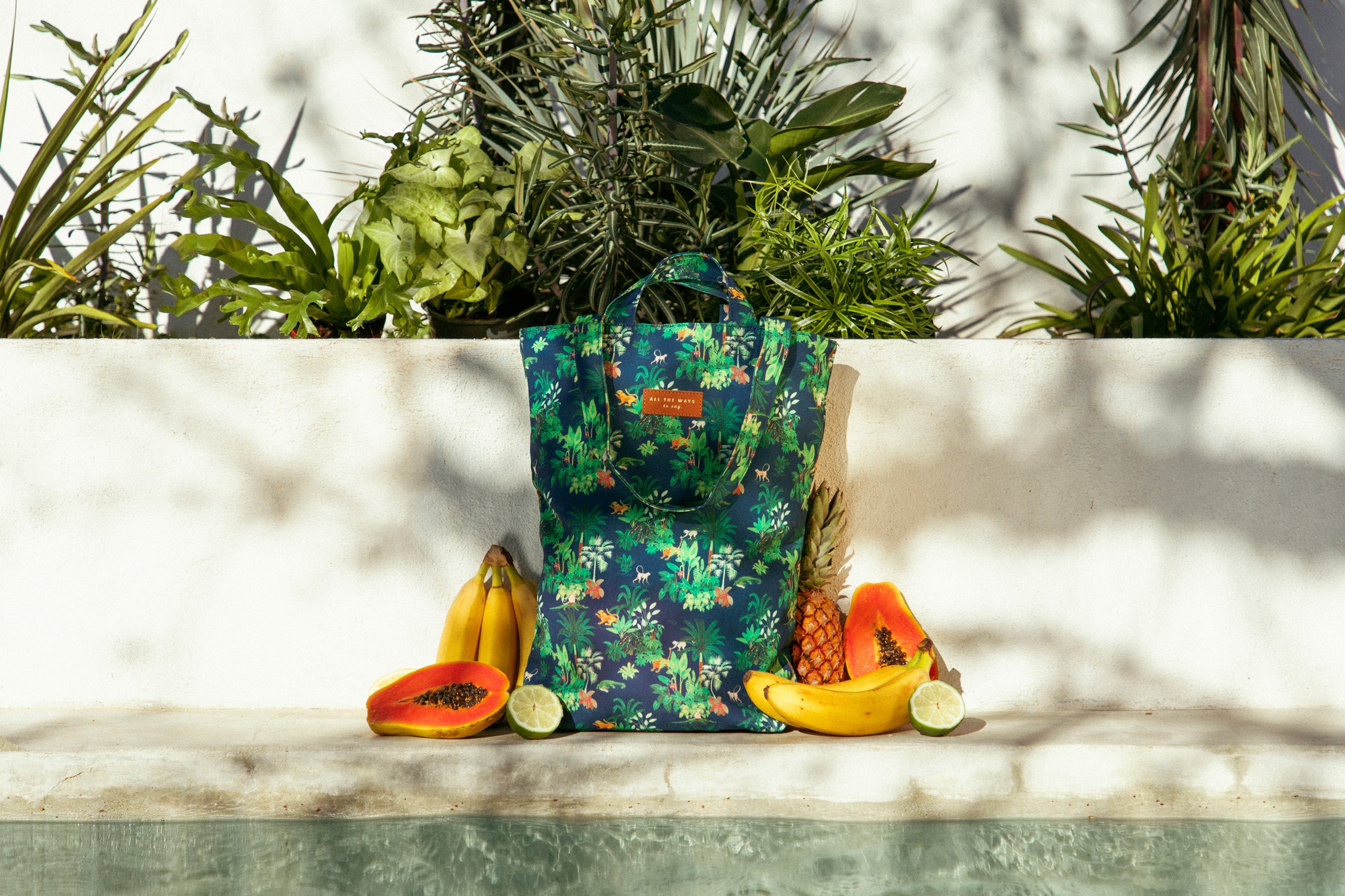 all-the-ways-to-say-wild-tote-bag-dschungel-recycled image 2