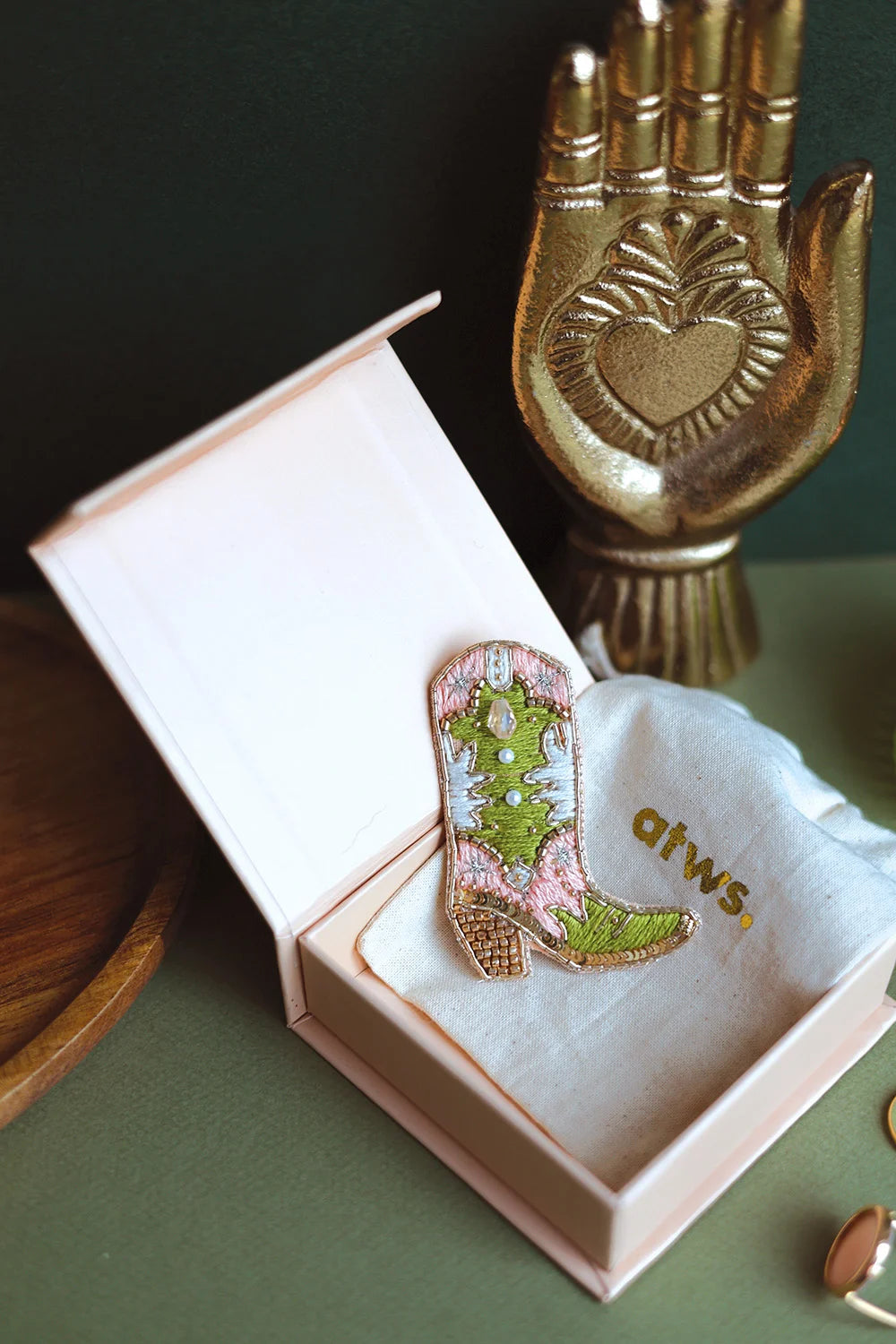 all-the-ways-to-say-santiag-brosche-cowboystiefel-70mm image 2