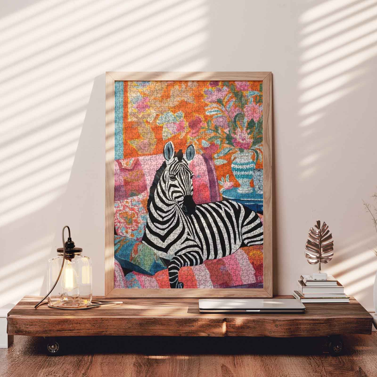 tucocoo-stylish-zebra-on-sofa-puzzle-1000-teile-zebra image 3