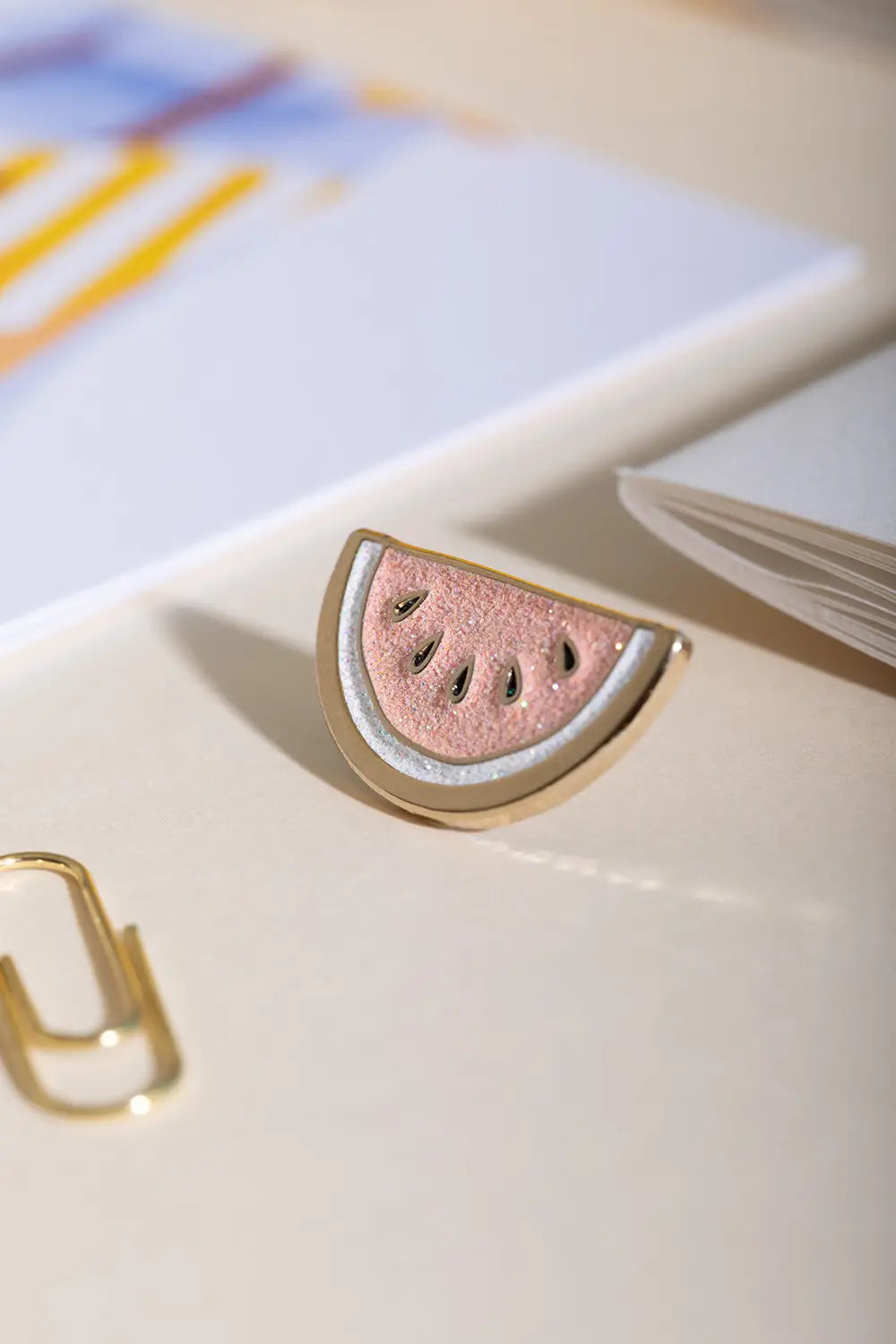 all-the-ways-to-say-watermelon-pin-25x13-mm-melone-gold-emaille image 3