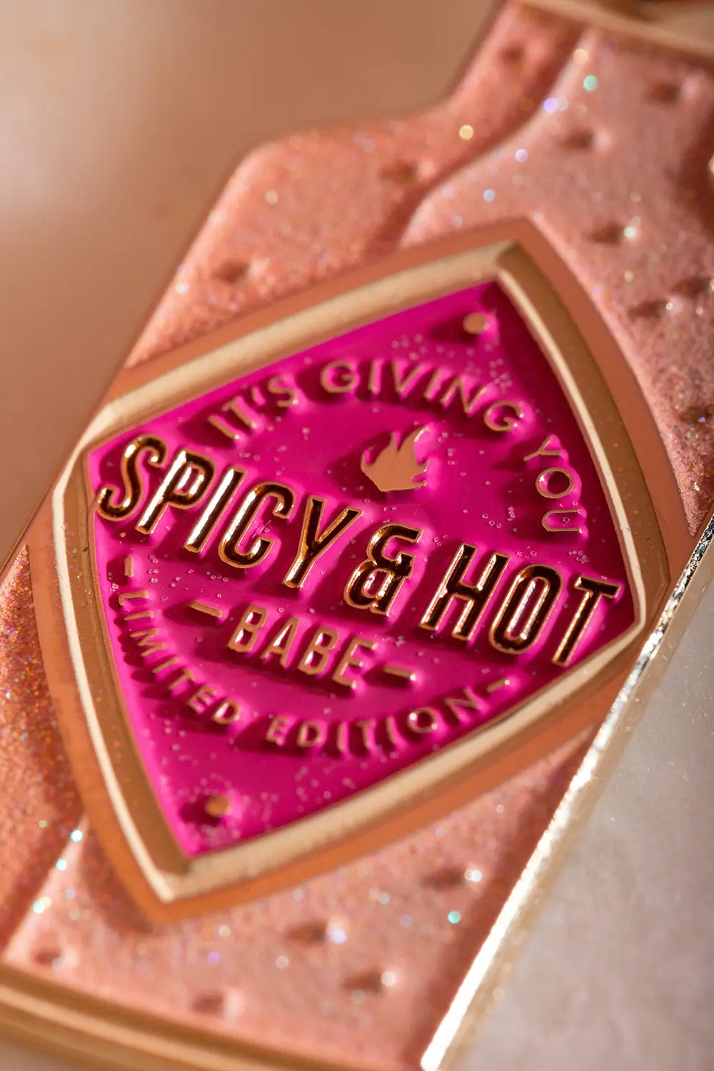 all-the-ways-to-say-spicy-hot-schl-sselanh-nger-pink-gold-emaille image 2