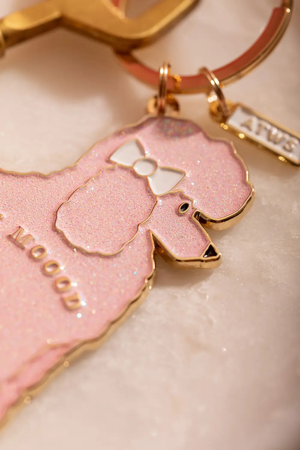 all-the-ways-to-say-poodle-mood-schl-sselanh-nger-pudel-rosa-gold image 3