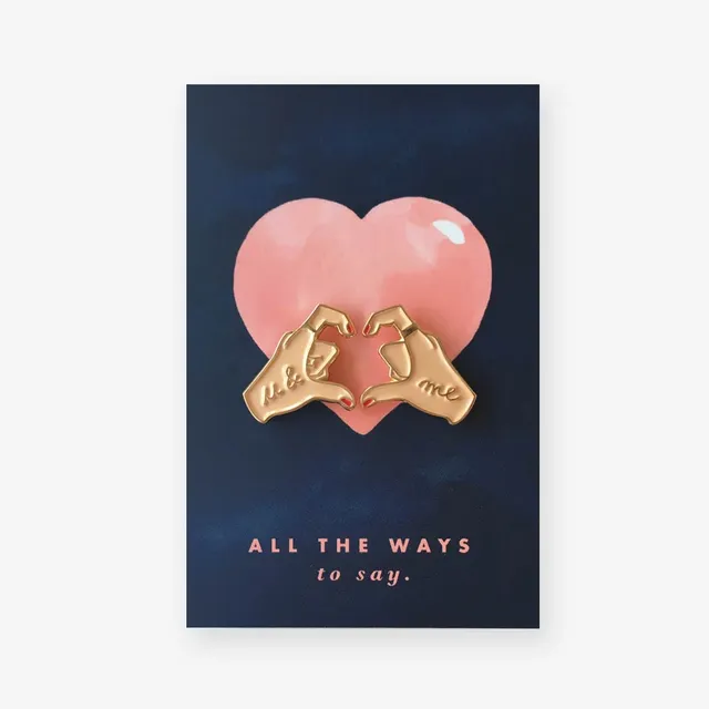 all-the-ways-to-say-pins-hands-of-love-anstecker-herz-2er-set image 1