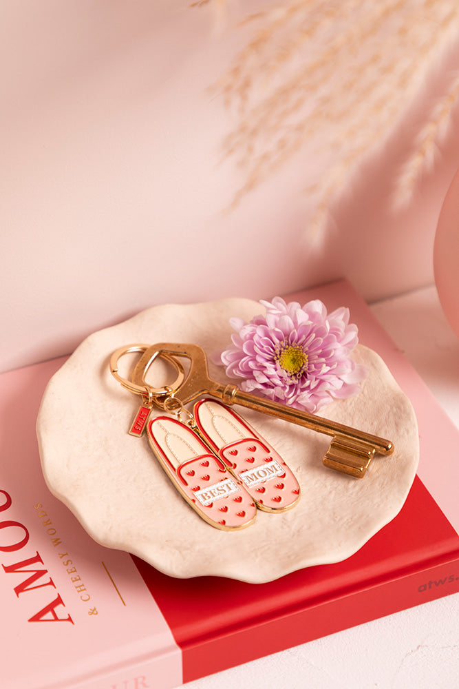 all-the-ways-to-say-best-mom-shoes-schl-sselanh-nger-gold image 3