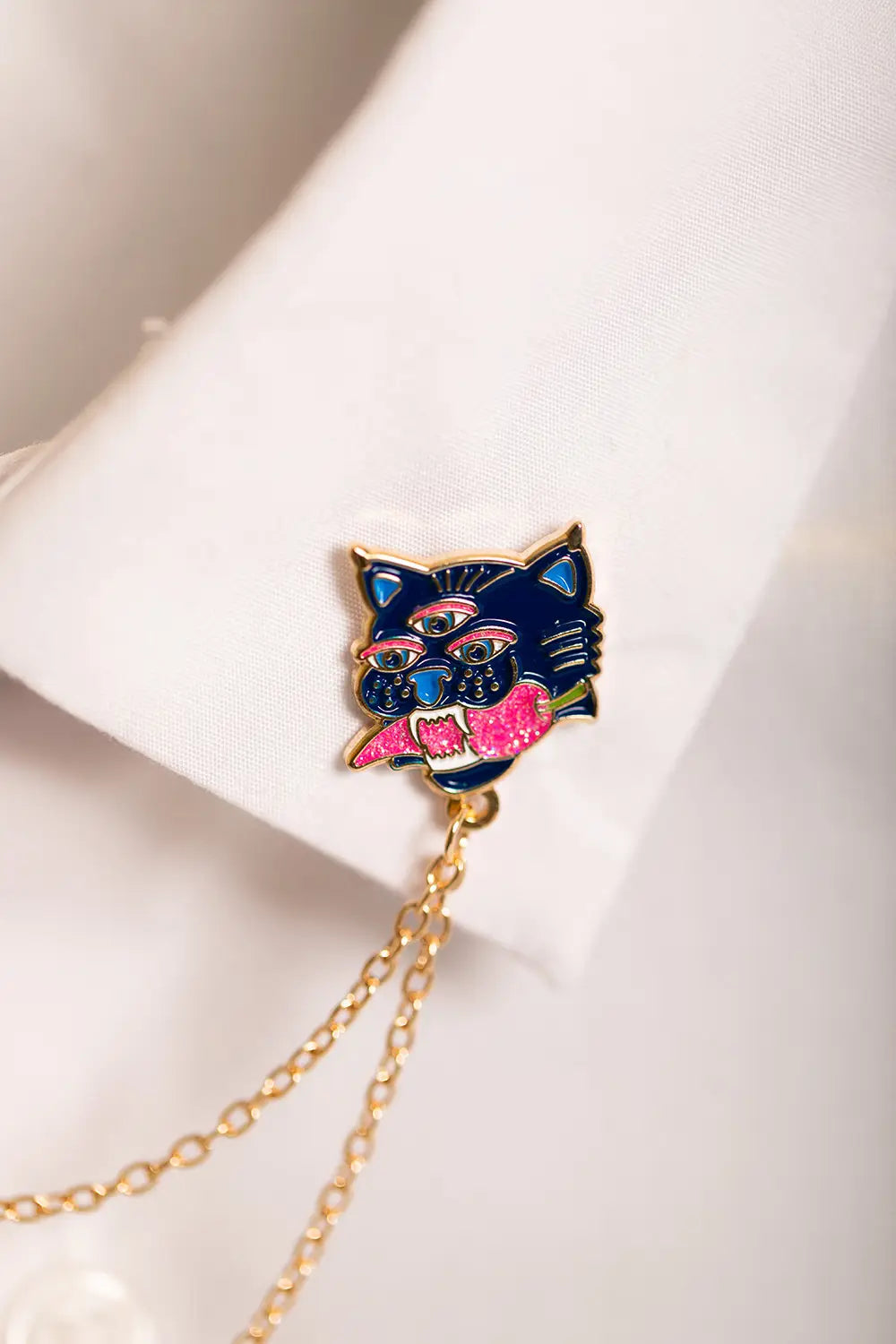 all-the-ways-to-say-duo-tiger-chain-pin-blau-kette-gold image 6