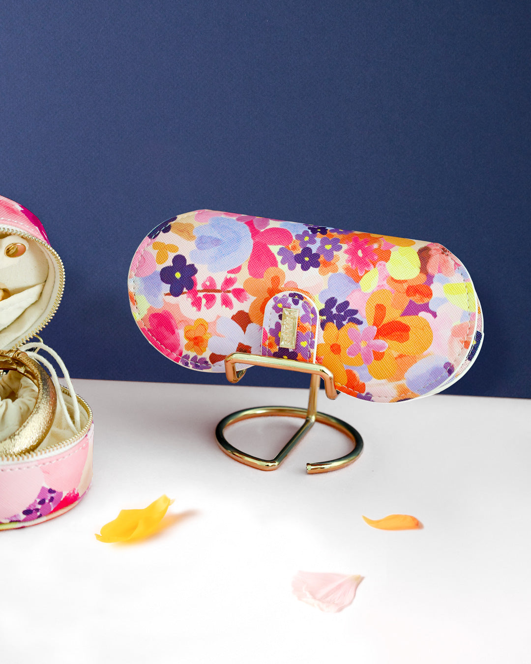 all-the-ways-to-say-flower-garden-clip-case-brillenetui image 2