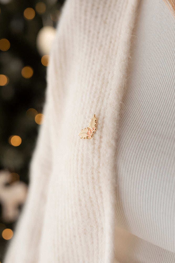 all-the-ways-to-say-holly-berry-pin-anstecker-emaille-gold image 2