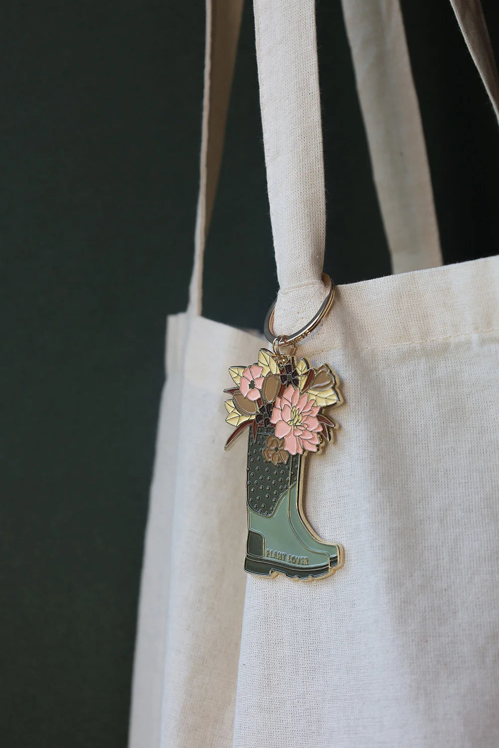 all-the-ways-to-say-plant-lover-boots-schl-sselanh-nger-gold image 3