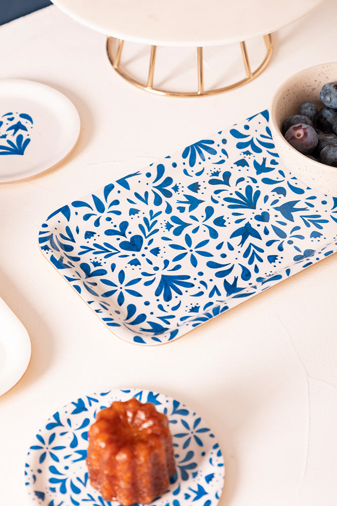 all-the-ways-to-say-coffee-trays-blue-swallows-tablett-holz-13-5x27-5 image 2