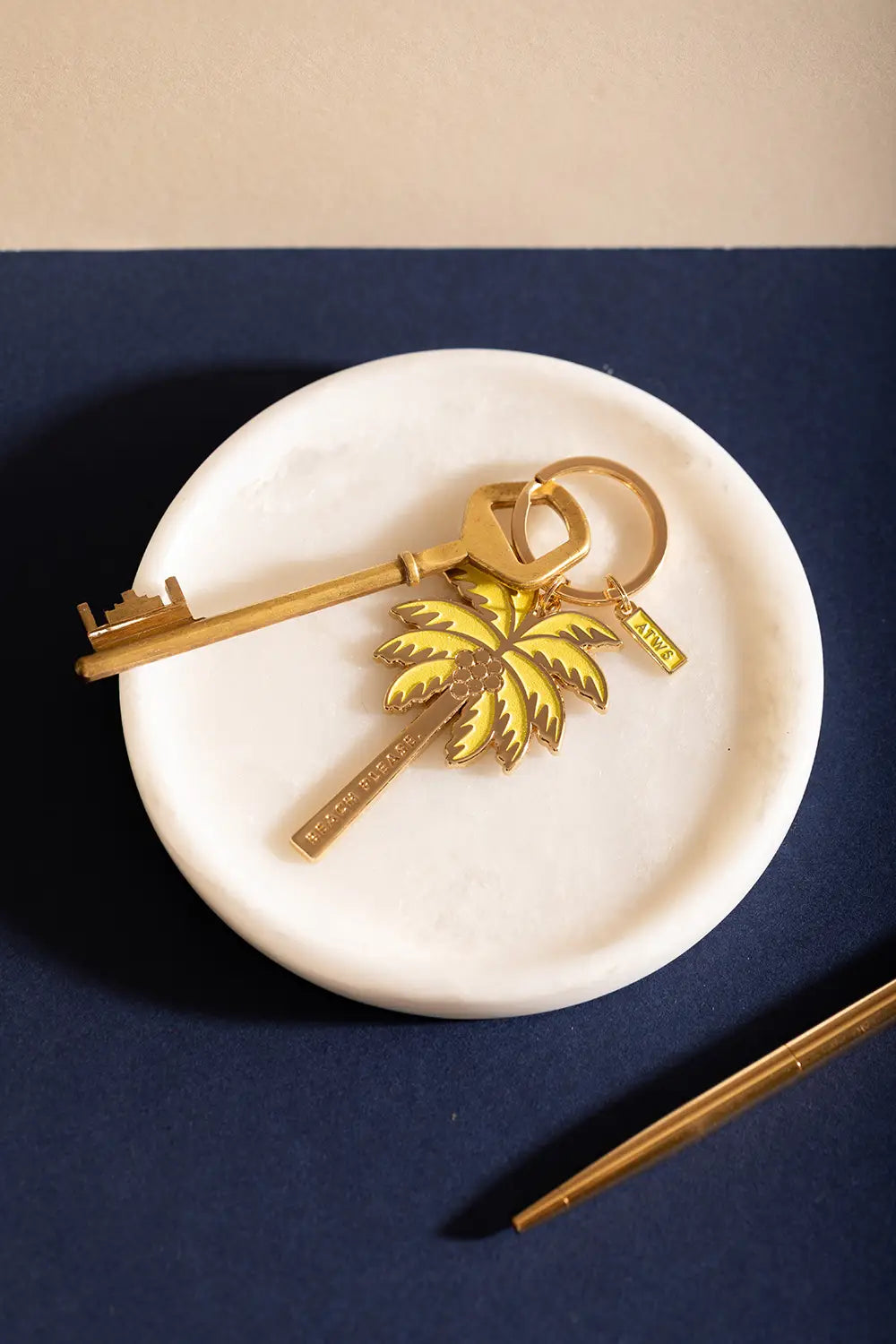 all-the-ways-to-say-beach-please-schl-sselanh-nger-palme-gold image 4