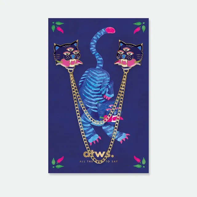all-the-ways-to-say-duo-tiger-chain-pin-blau-kette-gold image 1
