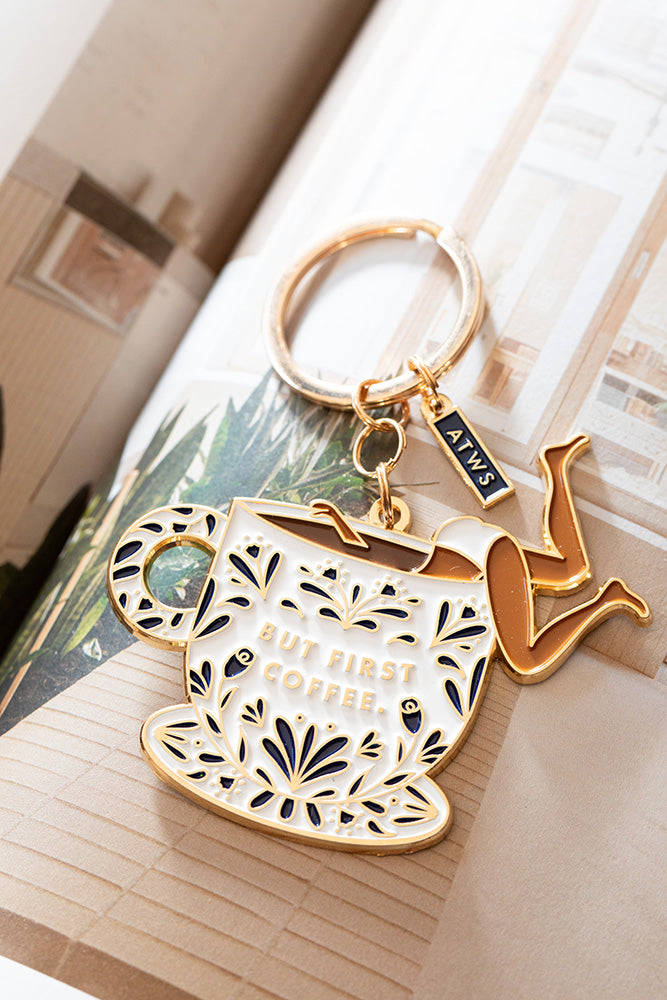 all-the-ways-to-say-but-first-coffee-keychain-kaffee-emaille image 2