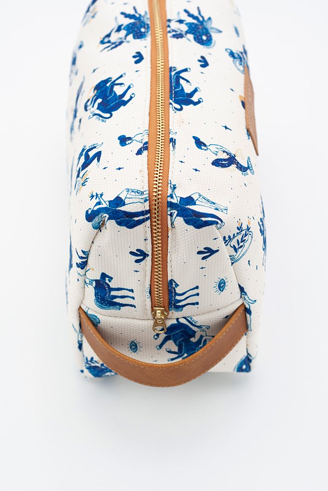 all-the-ways-to-say-astro-kulturtasche-blau-sterne-recycelt image 7