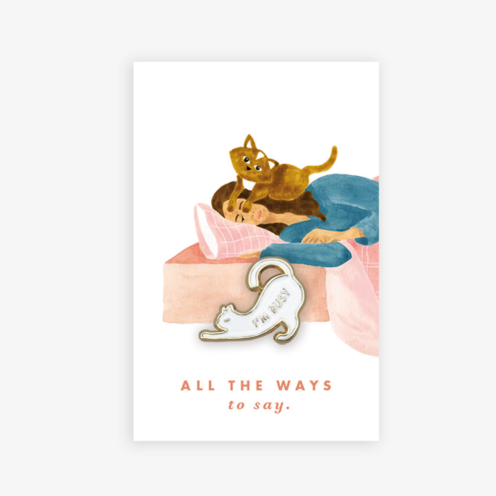 all-the-ways-to-say-busy-cat-emaille-pin-katze-gold-26x18mm image 1