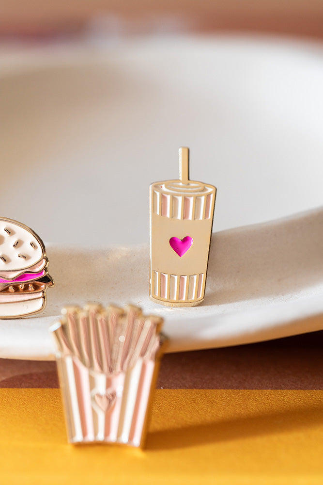 all-the-ways-to-say-junk-food-xl-pin-burger-pommes-gold image 4