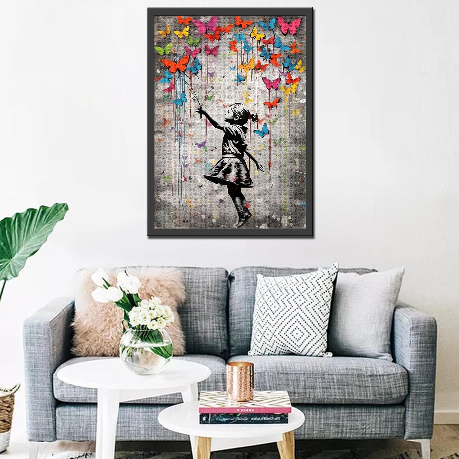 tucocoo-little-girl-with-butterfly-puzzle-1000-teile-street-art image 3