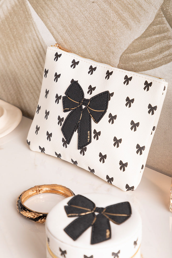 all-the-ways-to-say-black-bow-pouch-tasche-19x14-cm image 2