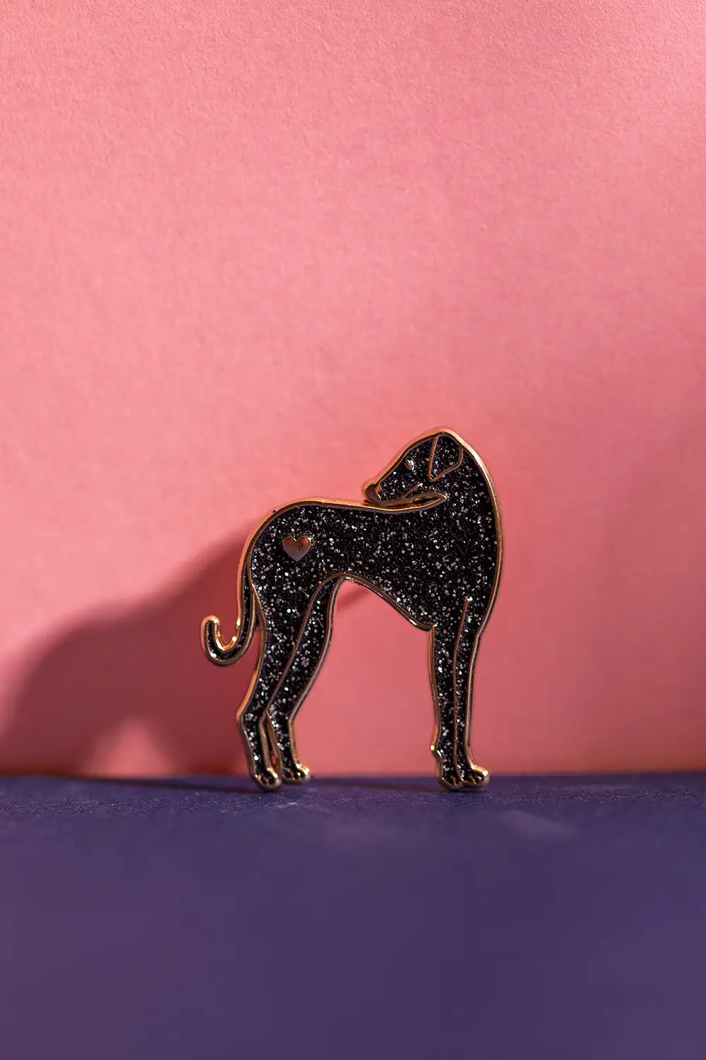 all-the-ways-to-say-pins-greyhound-emaille-pin-windhund-gold image 2