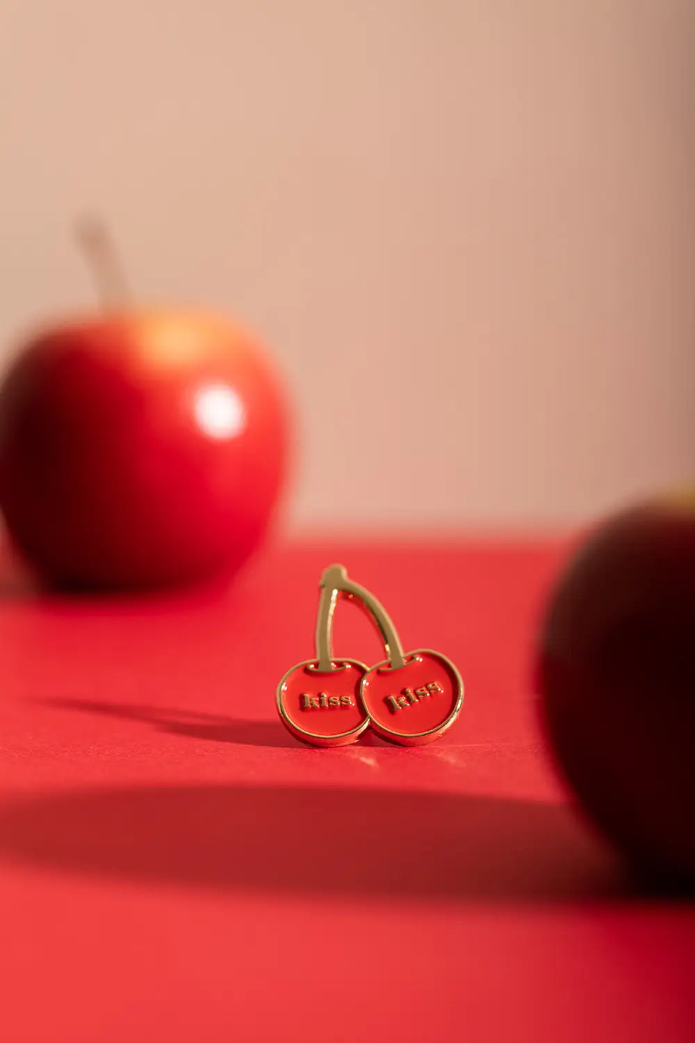 all-the-ways-to-say-kiss-kiss-pin-kirsche-goldemaille image 5