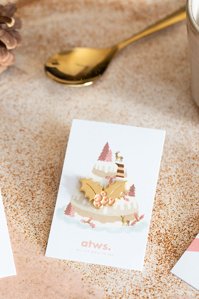 all-the-ways-to-say-holly-berry-pin-anstecker-emaille-gold image 3