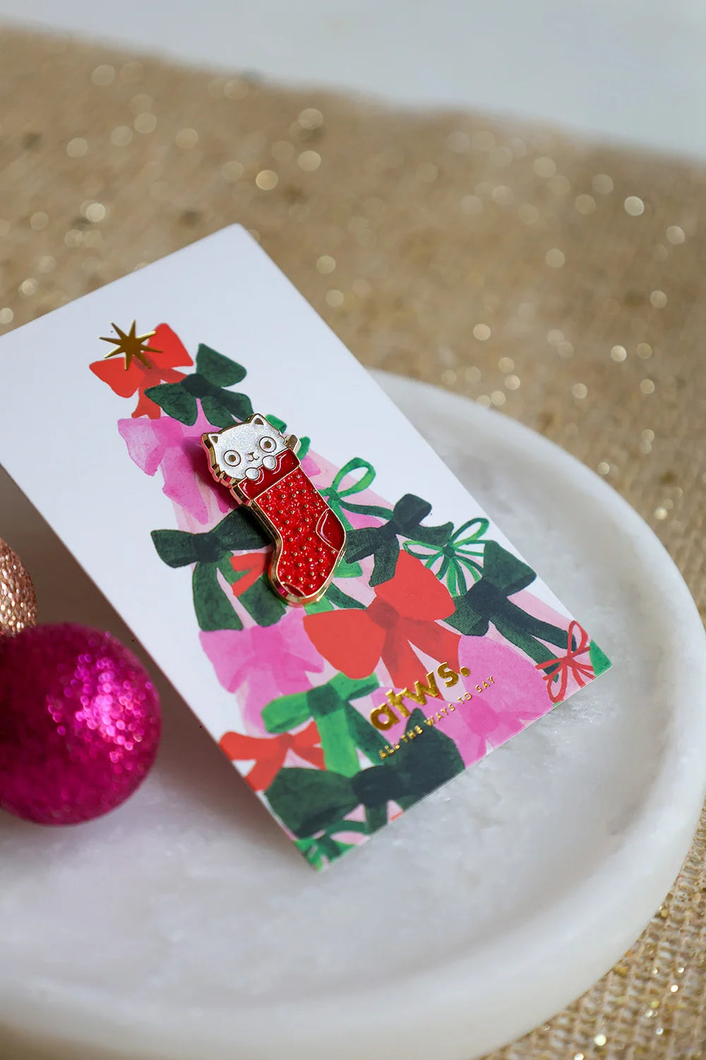 all-the-ways-to-say-cat-sock-pin-katze-weihnachten-emaille image 6