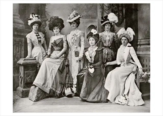 pomegranate-the-gaiety-girls-postkarte-theater-1898 image 1