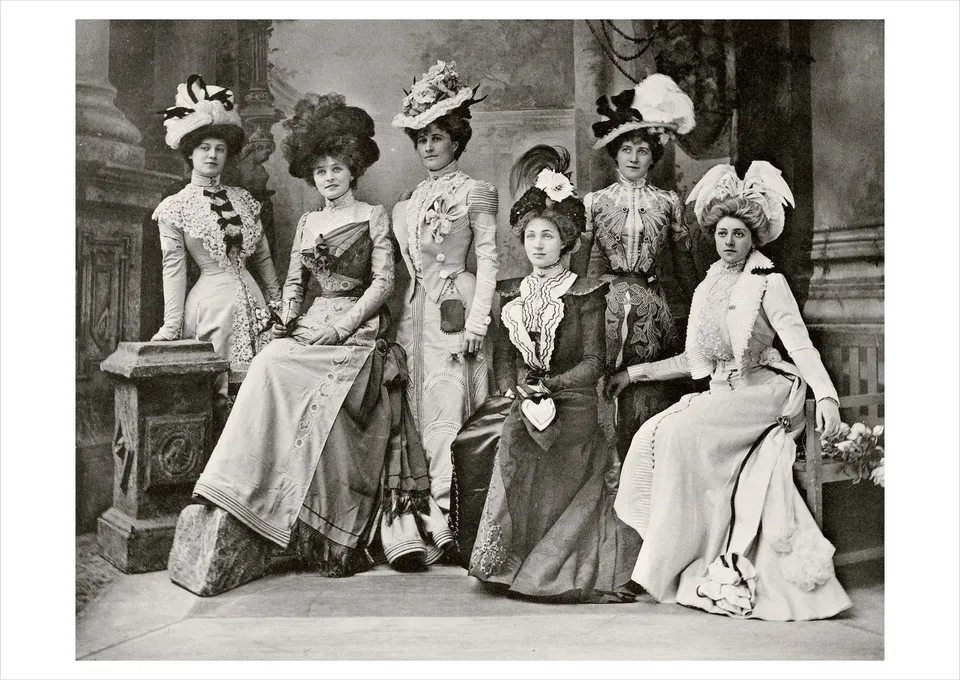 pomegranate-the-gaiety-girls-postkarte-theater-1898 image 1