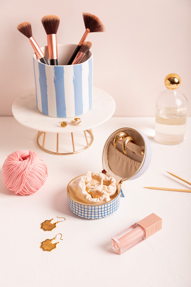 all-the-ways-to-say-miscellaneous-schmuckbox-rund-pu-leder image 2