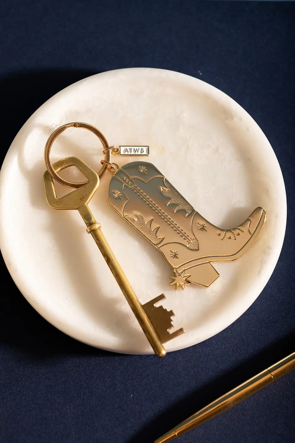 all-the-ways-to-say-cowboy-boot-schl-sselanh-nger-gold-emaille image 6