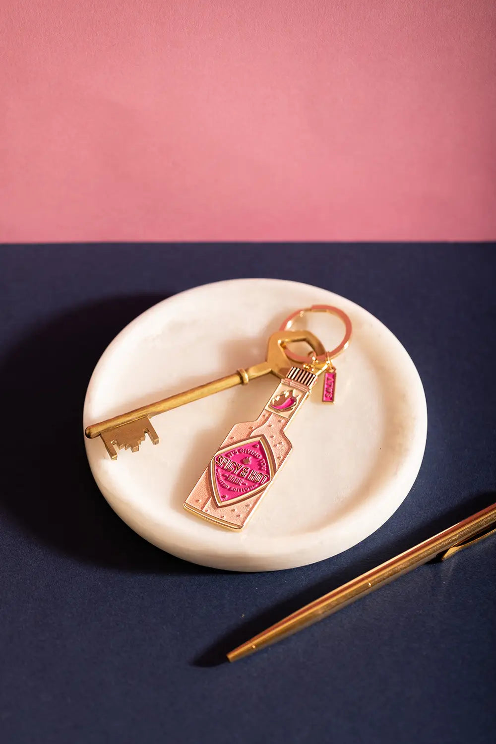 all-the-ways-to-say-spicy-hot-schl-sselanh-nger-pink-gold-emaille image 5