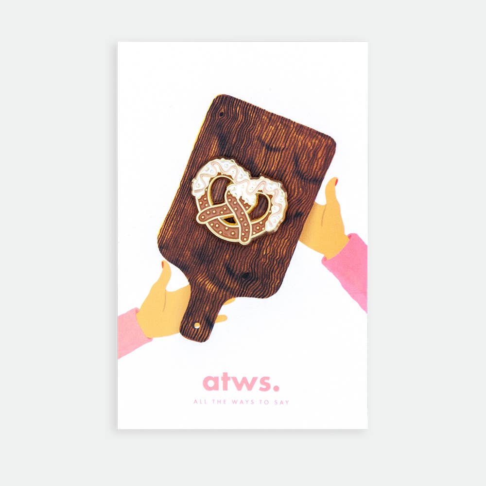 all-the-ways-to-say-bretzel-pin-anstecker-vergoldet-emaille image 1