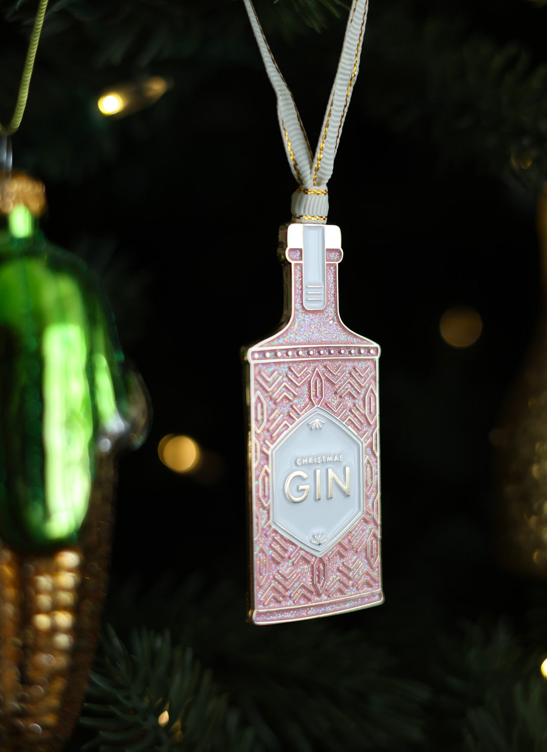 all-the-ways-to-say-christmas-gin-christbaumschmuck-emaille image 3