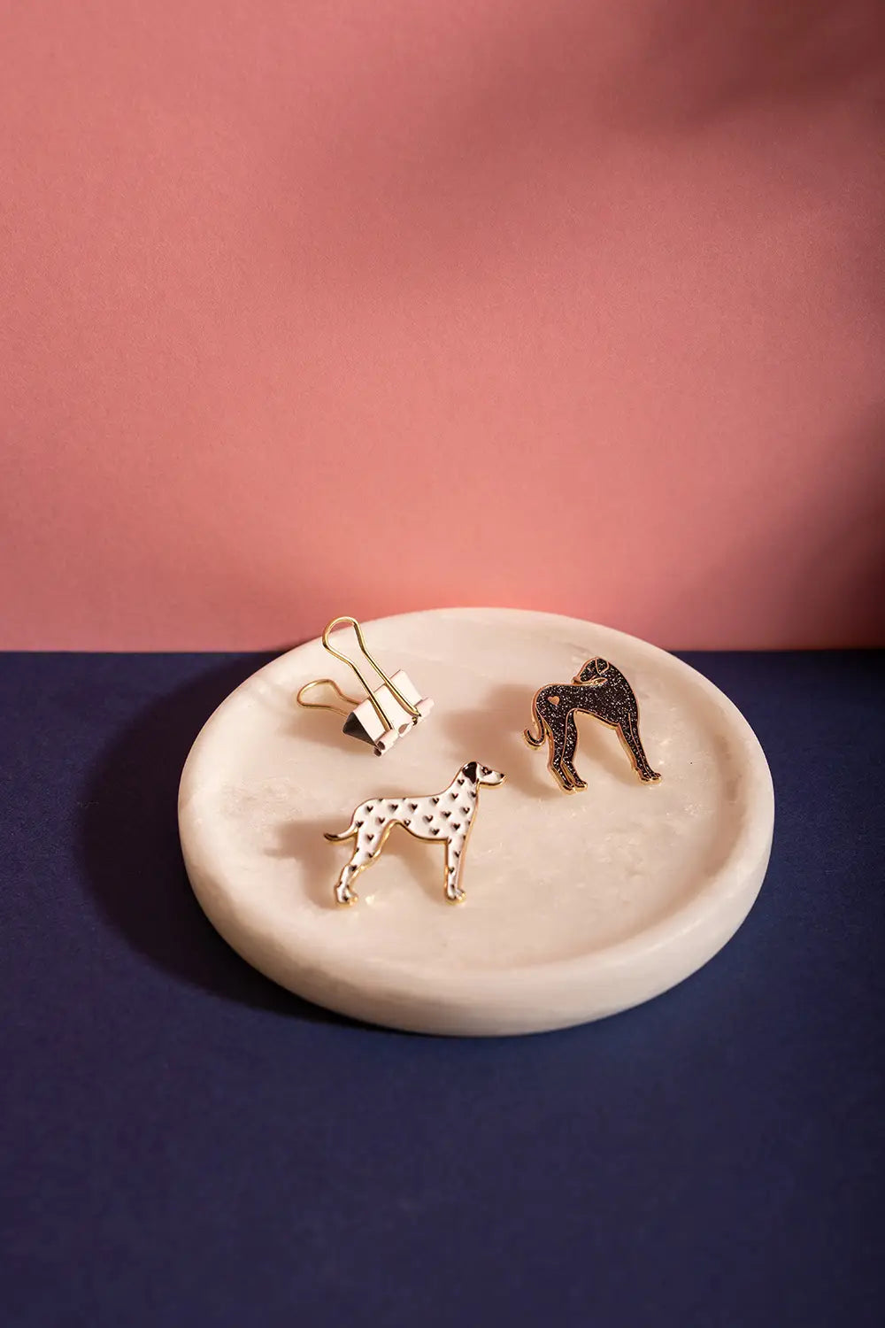 all-the-ways-to-say-pins-greyhound-emaille-pin-windhund-gold image 7