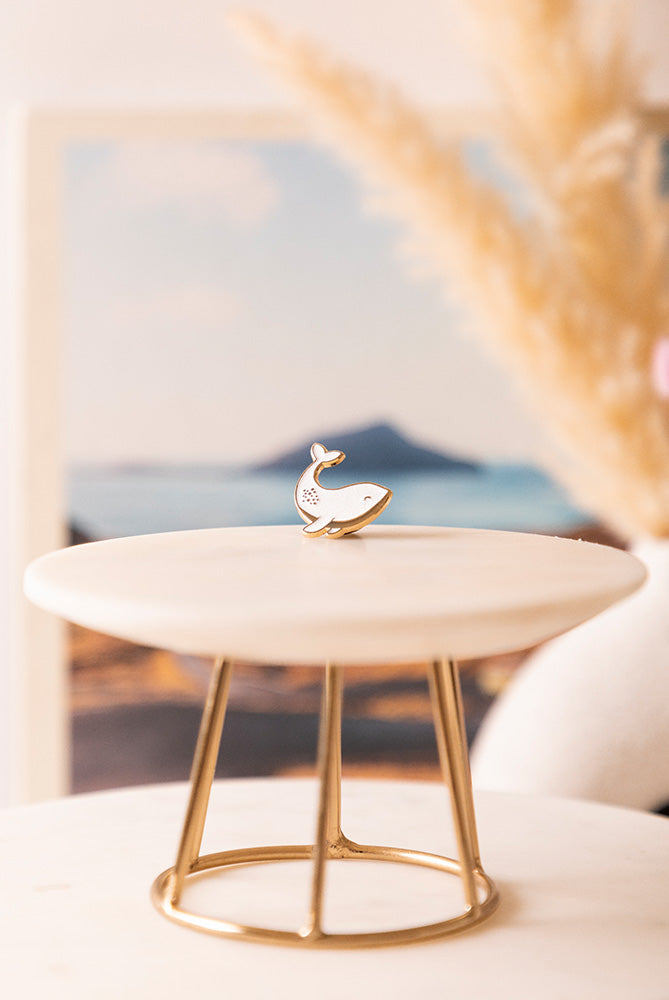 all-the-ways-to-say-white-whale-pin-wal-emaille-23mm image 3