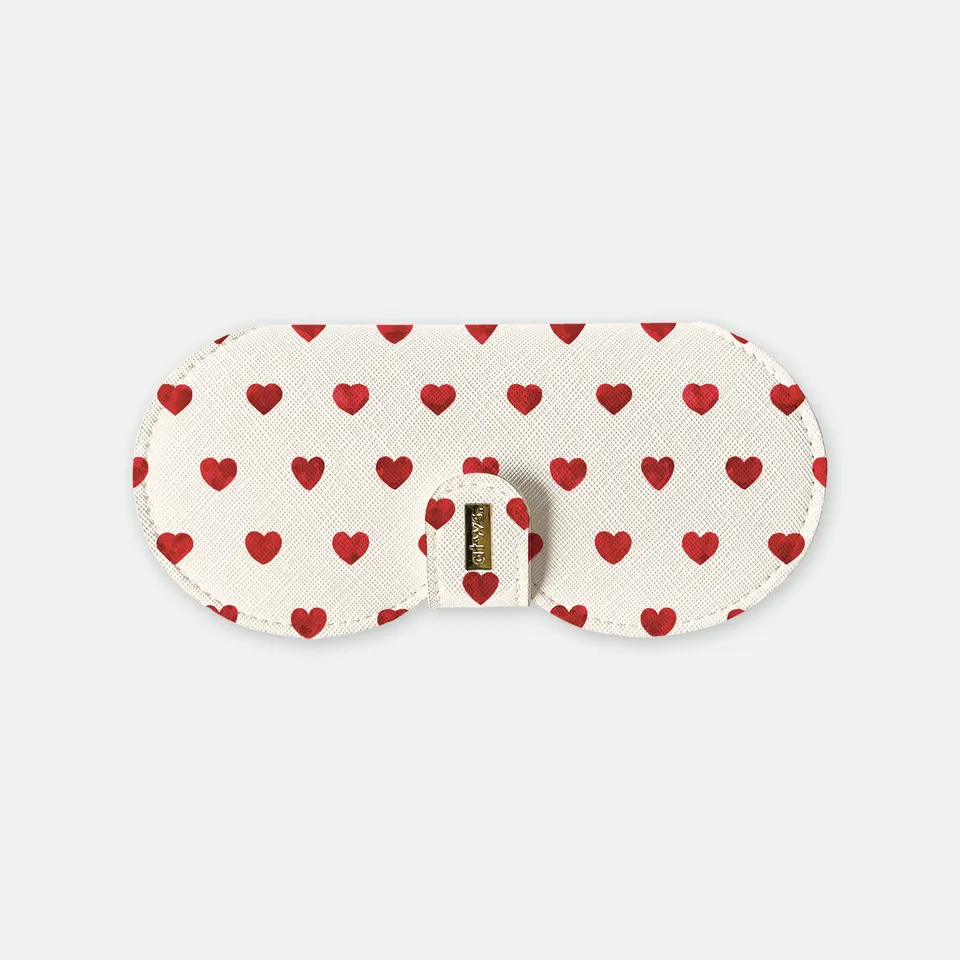 all-the-ways-to-say-clip-case-red-hearts-brillenetui-herzen image 1