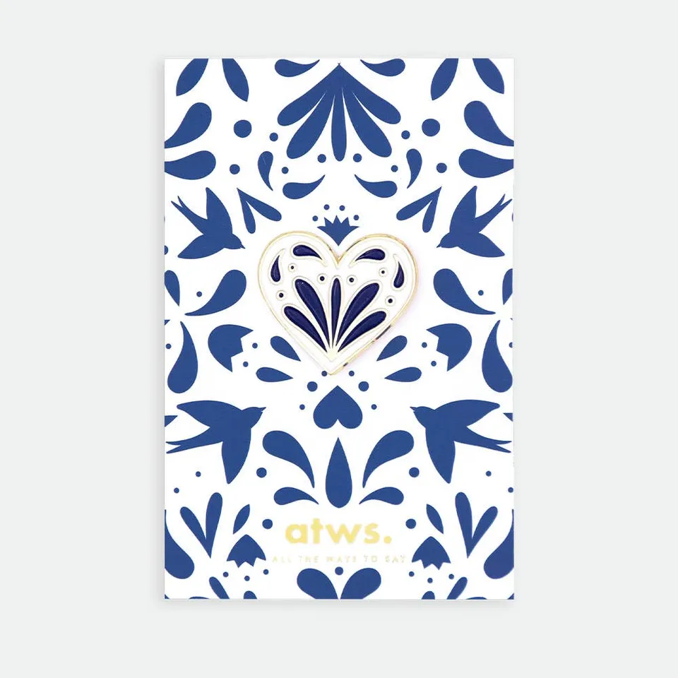all-the-ways-to-say-pins-pin-blue-heart-blaues-herz-emaille image 1