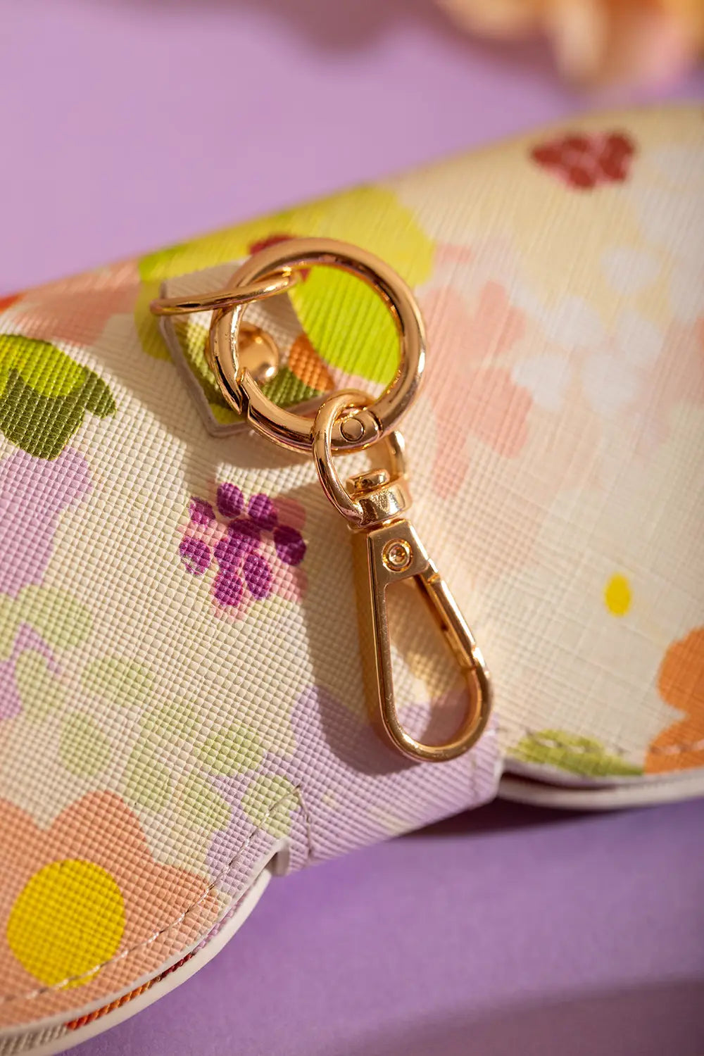all-the-ways-to-say-clip-case-spring-sweets-brillenetui-floral image 6