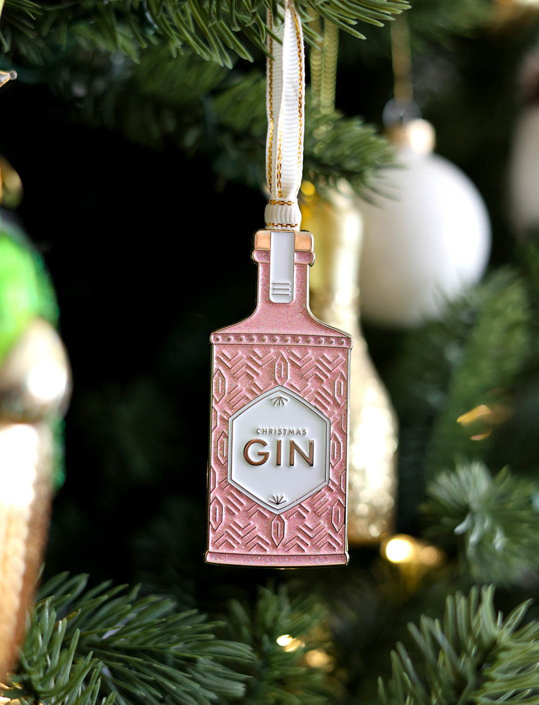 all-the-ways-to-say-christmas-gin-christbaumschmuck-emaille image 2