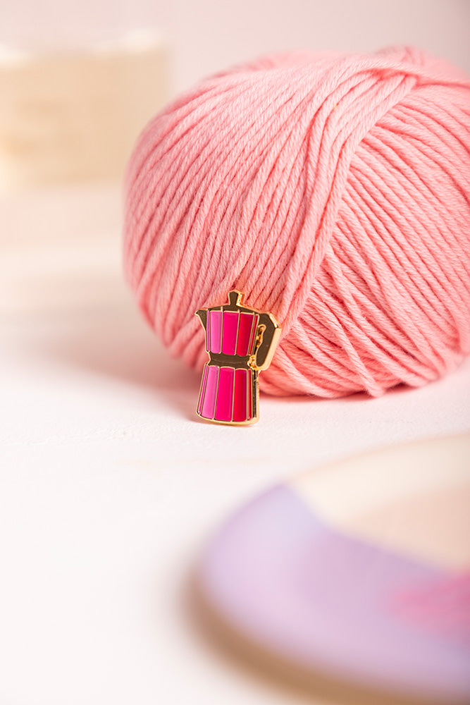 all-the-ways-to-say-pink-coffee-pin-anstecker-emaille-gold image 4