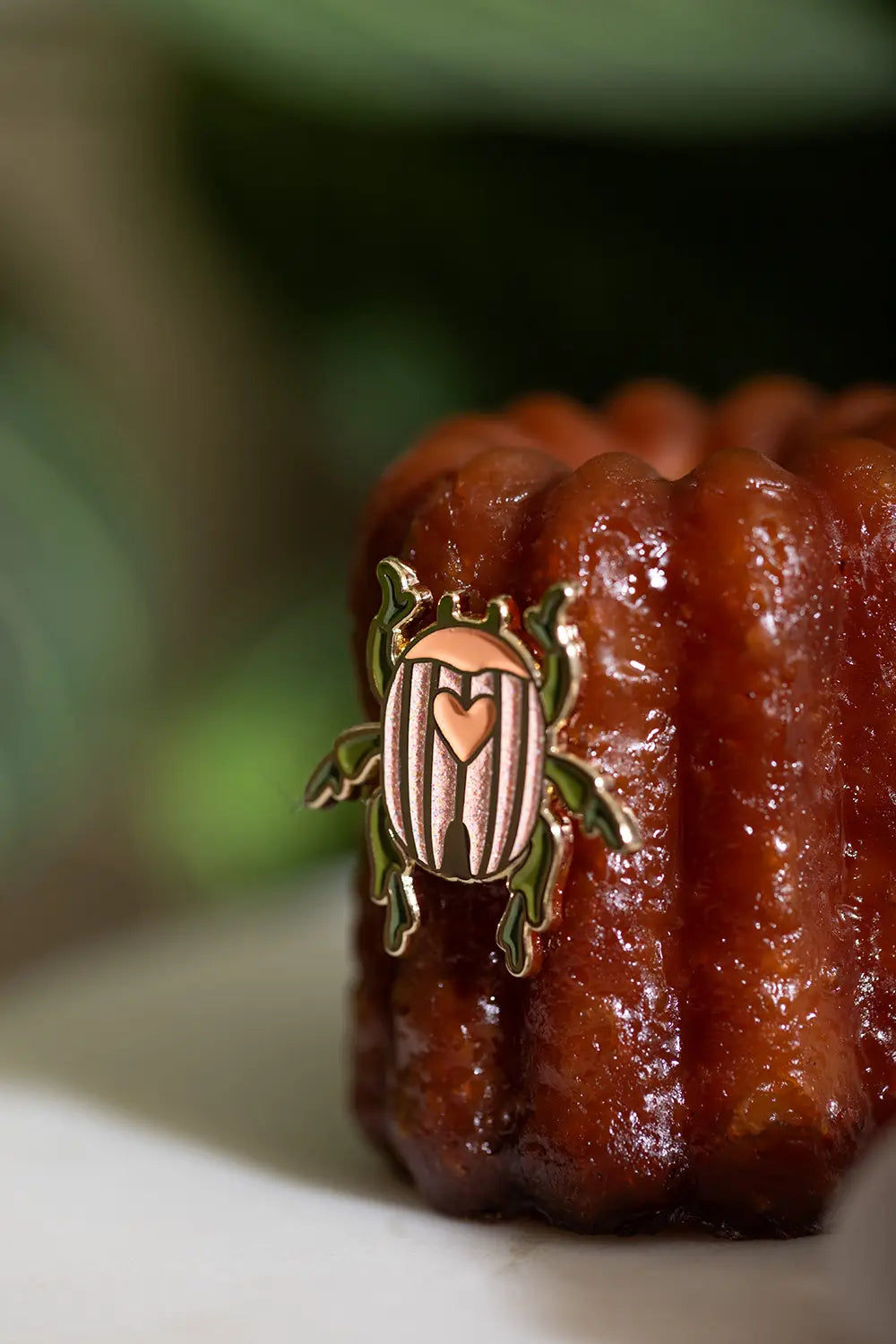 all-the-ways-to-say-duo-scarab-e-pins-emaille-k-fer-rosa image 3