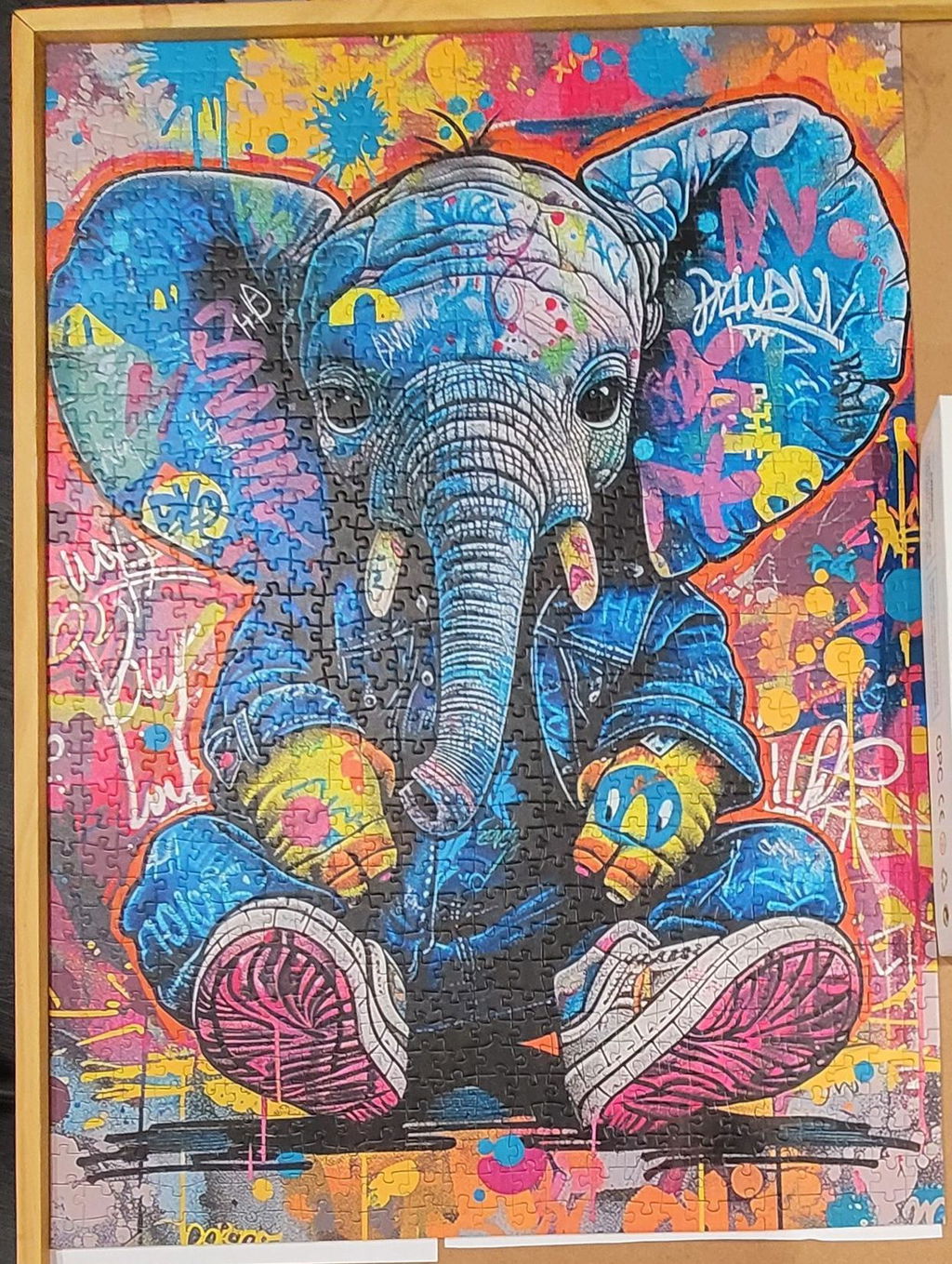 Elefant liegt jetzt