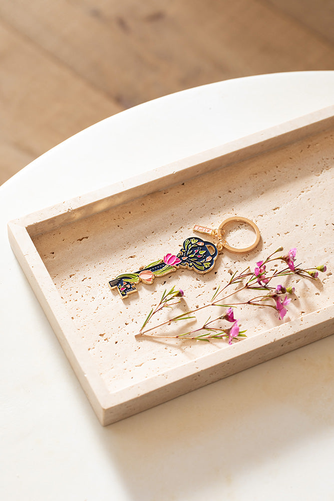 all-the-ways-to-say-garden-key-schl-sselanh-nger-emaille-gold image 3