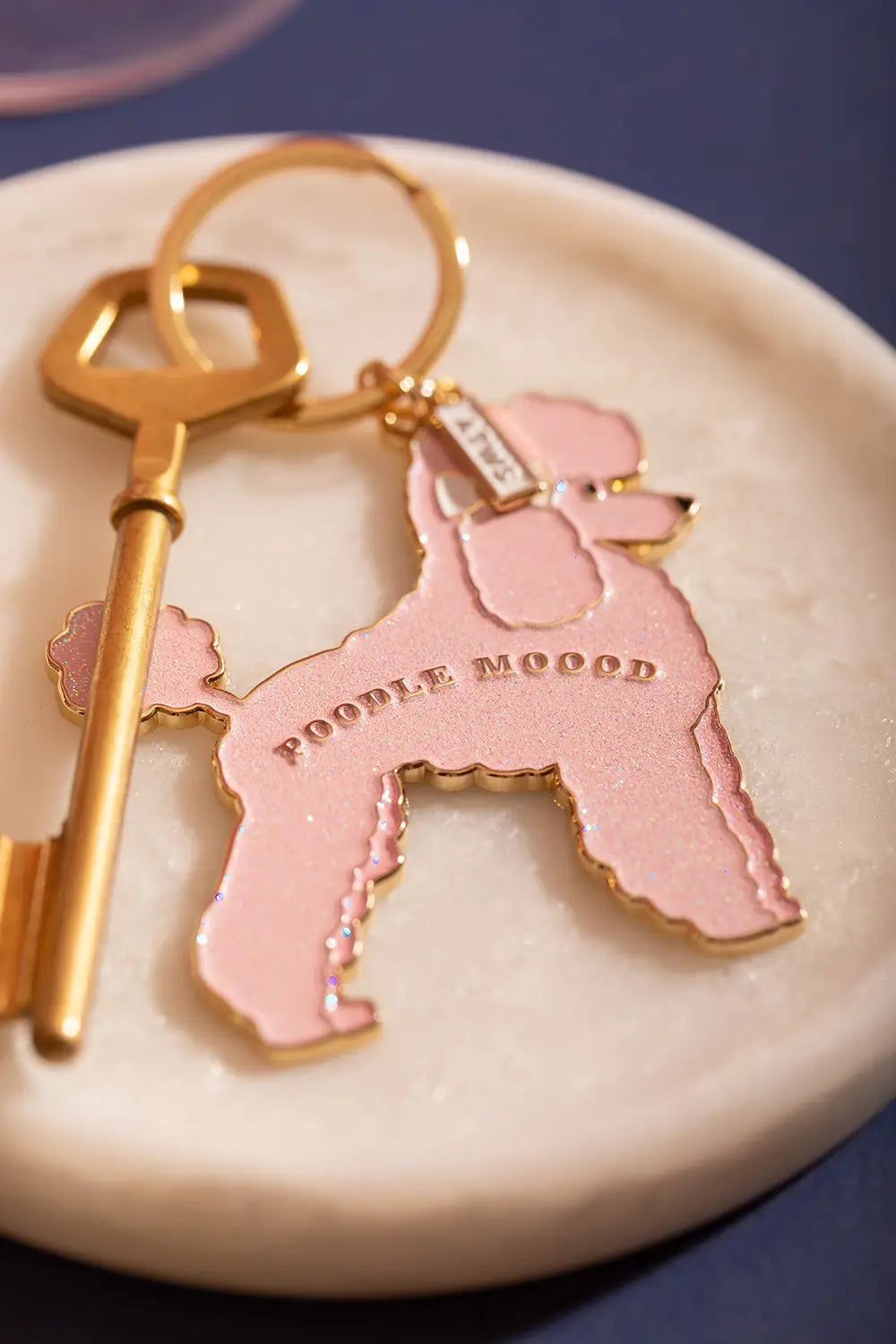 all-the-ways-to-say-poodle-mood-schl-sselanh-nger-pudel-rosa-gold image 2